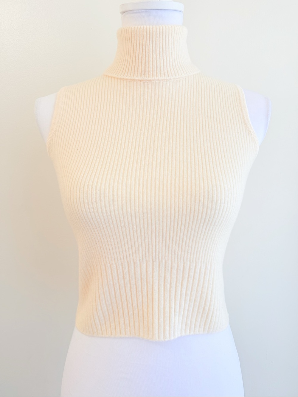 VINTAGE ST. JOHN SPORT CREAM BEIGE TURTLENECK RIBBED WOOL TANK TOP BLOUSE